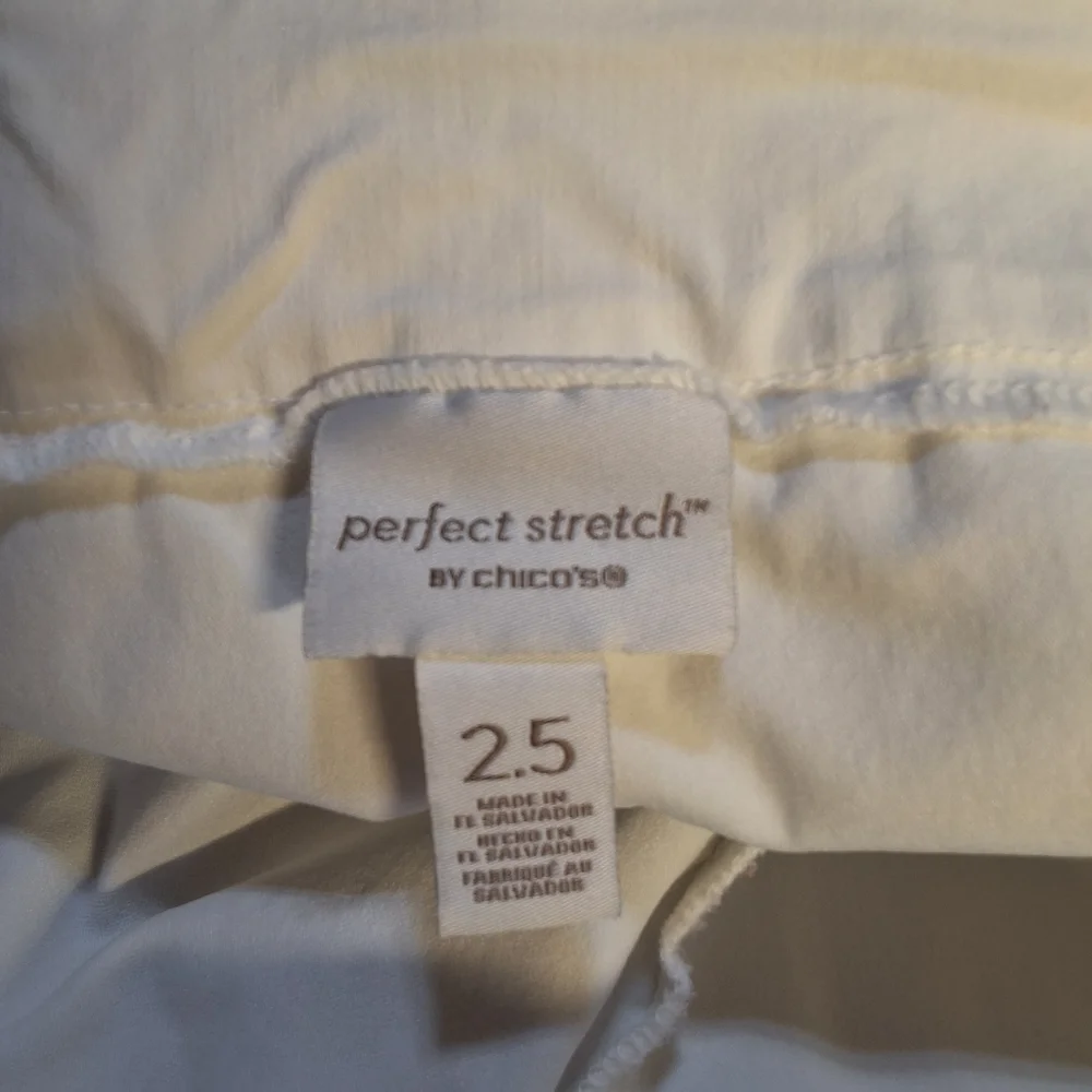 PERFECT STRECH BY CHICO'S WHITE PULL ON PANTS